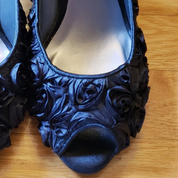 Chinese Laundry Shoes - Chinese Laundry Rosette Peep Toe Heels - Like New!